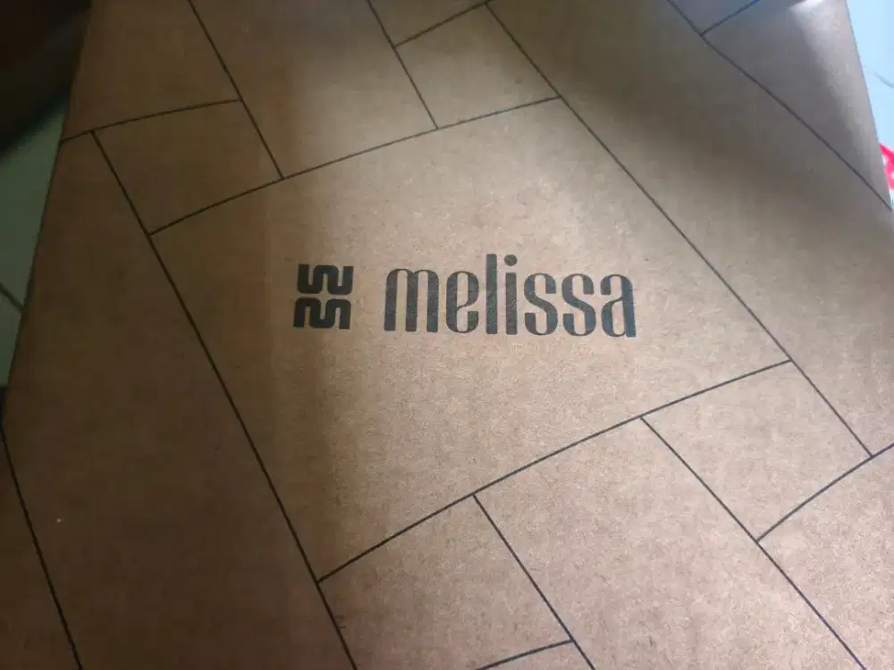 Sendal Melissa warna hitam