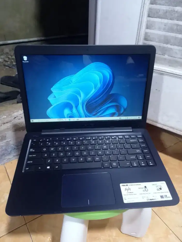 Laptop Asus Slim