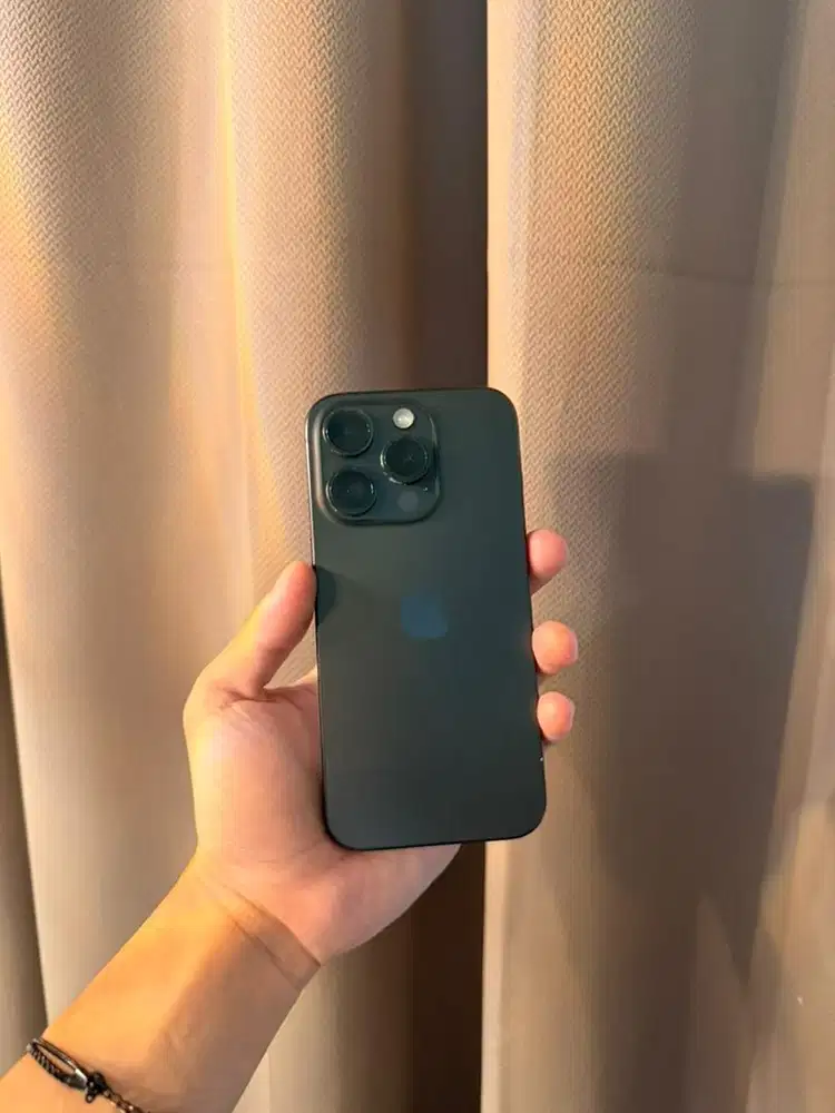 Iphone 15 pro 256 black titanium lecet pemakaian inter all operator