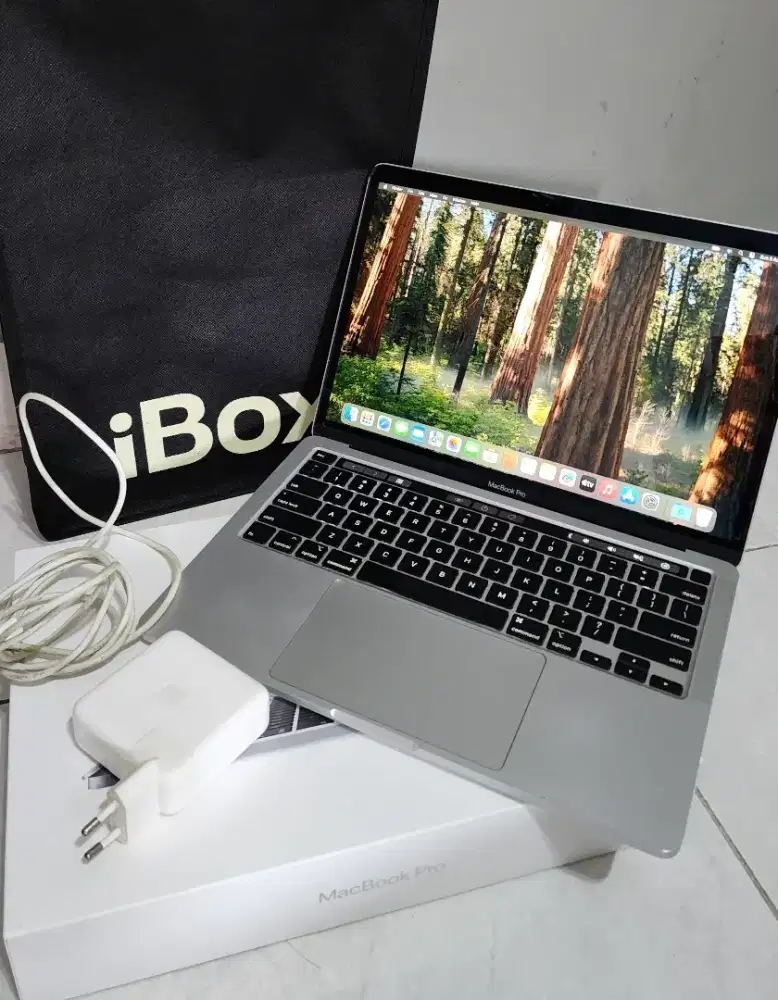 Dijual Macbook Pro 13 inch 2021 second