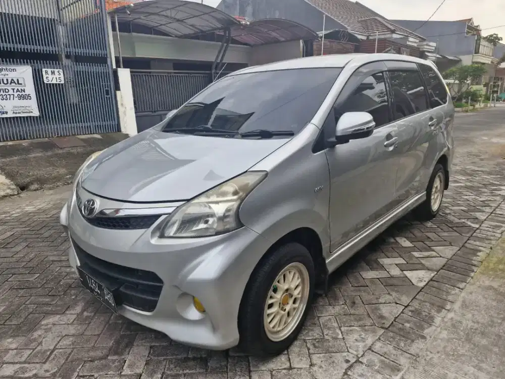 Avansa Veloz 1.5 AT 2012