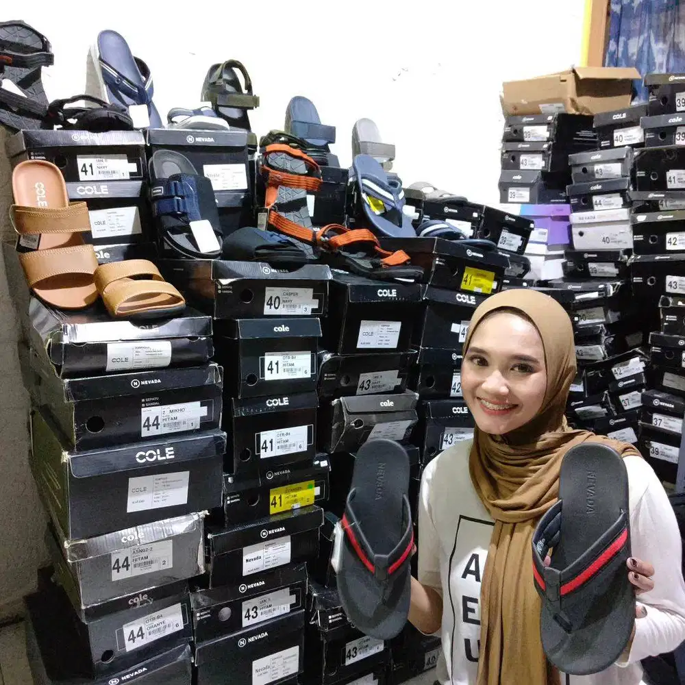 Obral Sandal Ori Matahari, Cole Nevada st yues