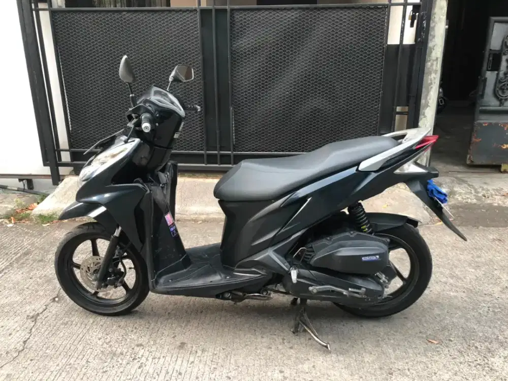 Vario 125 kzr tahun 2015 , pajak telat 1x , plat D kota