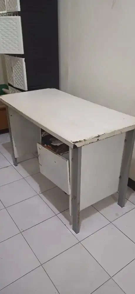 Meja Kerja Meja Belajar Kaki Besi Kokoh