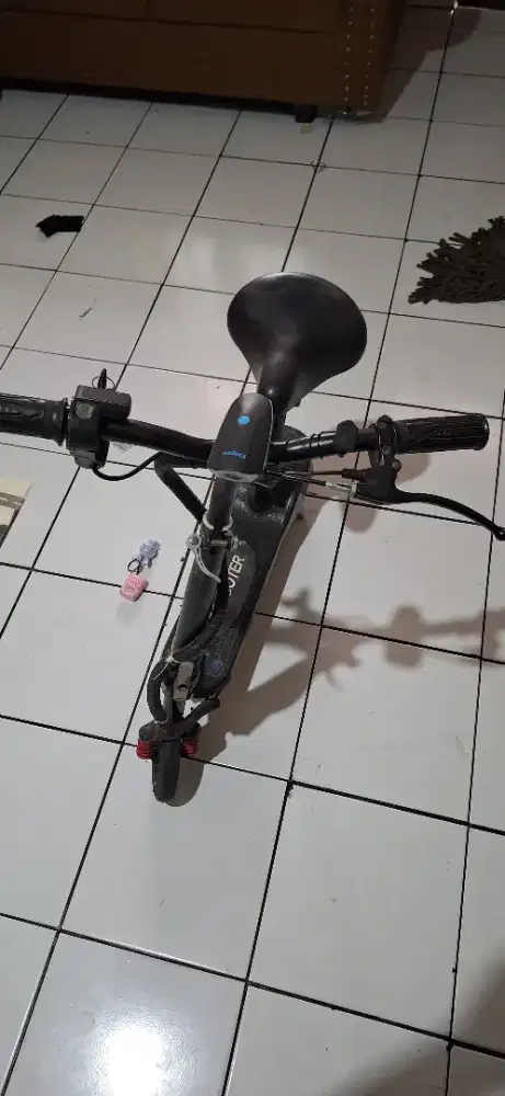 Sekuter E-SCOOTER