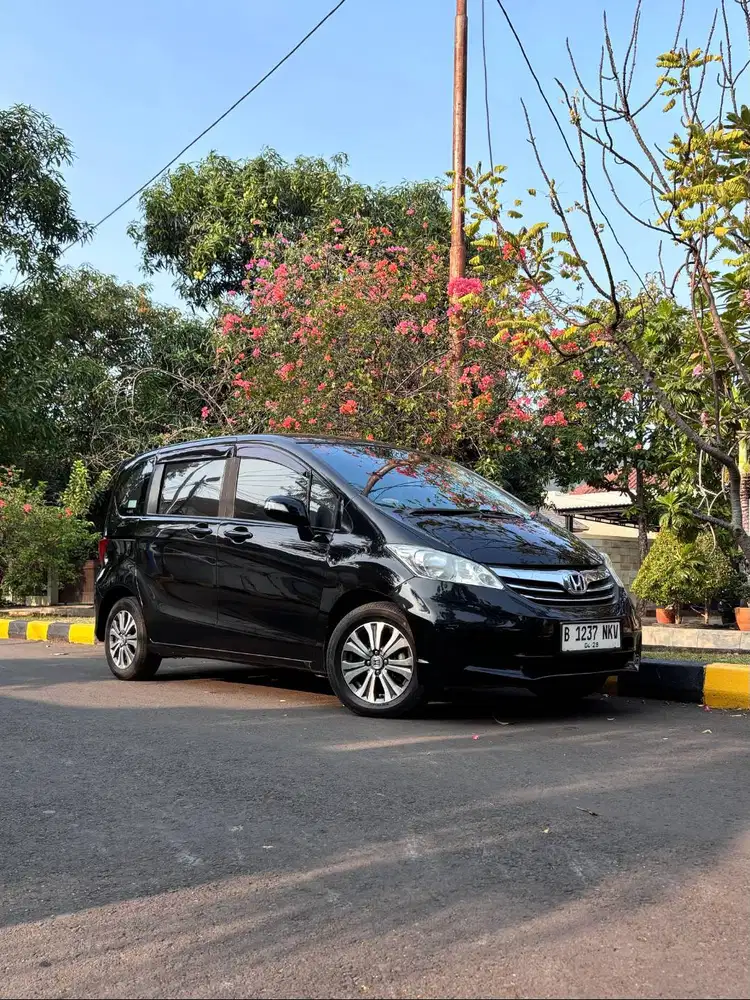 Honda Freed E AT 2013