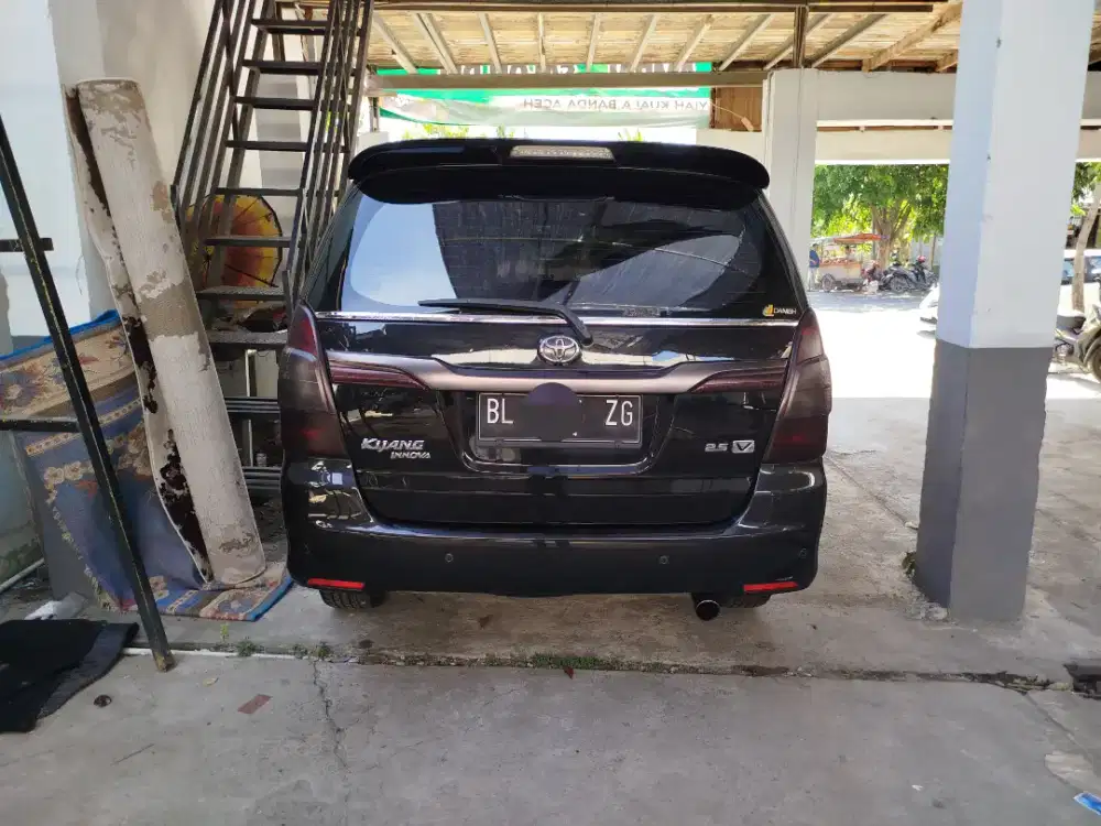 DIJUAL MOBIL KIJANG INOVA 2013 MATIC