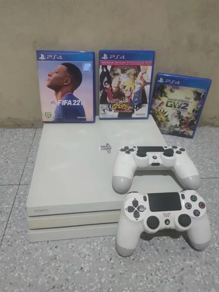 PS4 Pro Seri 72 (Gracier White) + 2 Stik + 5 Game