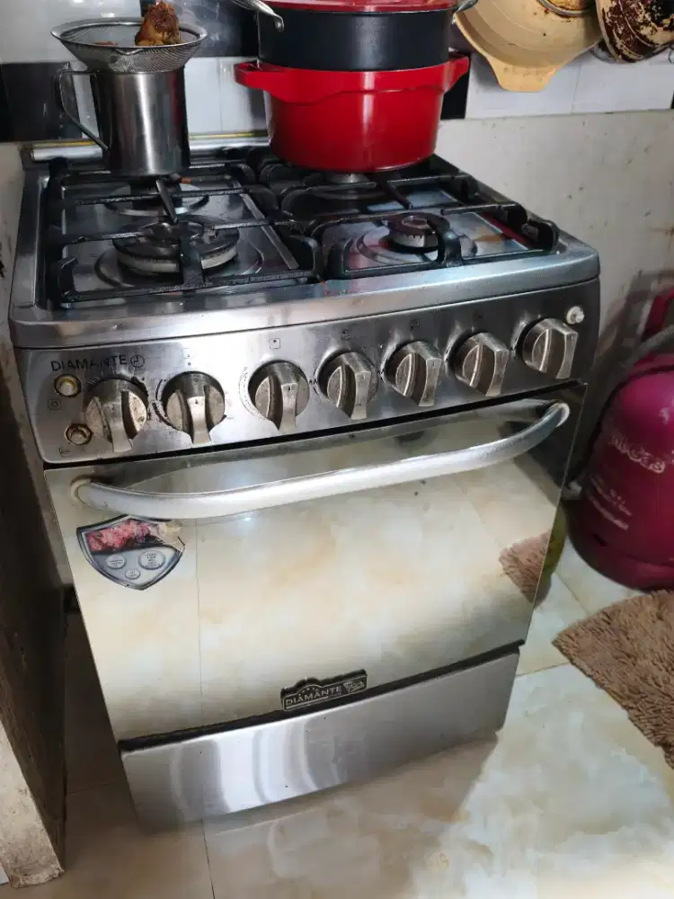 Kompor standing Diamante 4 tungku dengan Oven