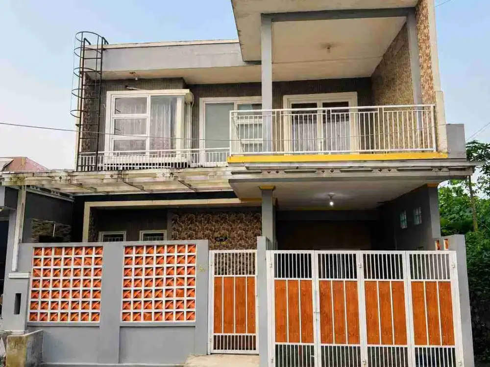 Rumah cakep 2lantai siap huni, bekasi timur regency 2
