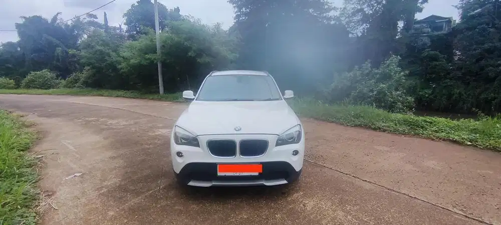 JUAL CEPAT - BMW X1 Putih 2012