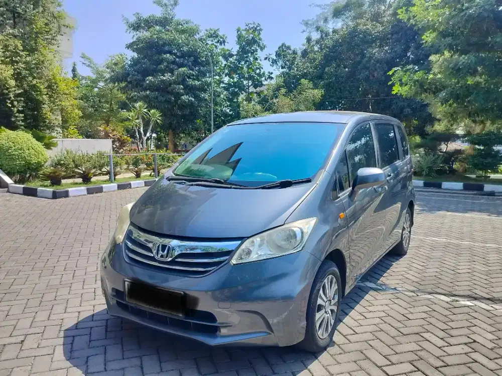DIJUAL HONDA FREED SD AT 2012