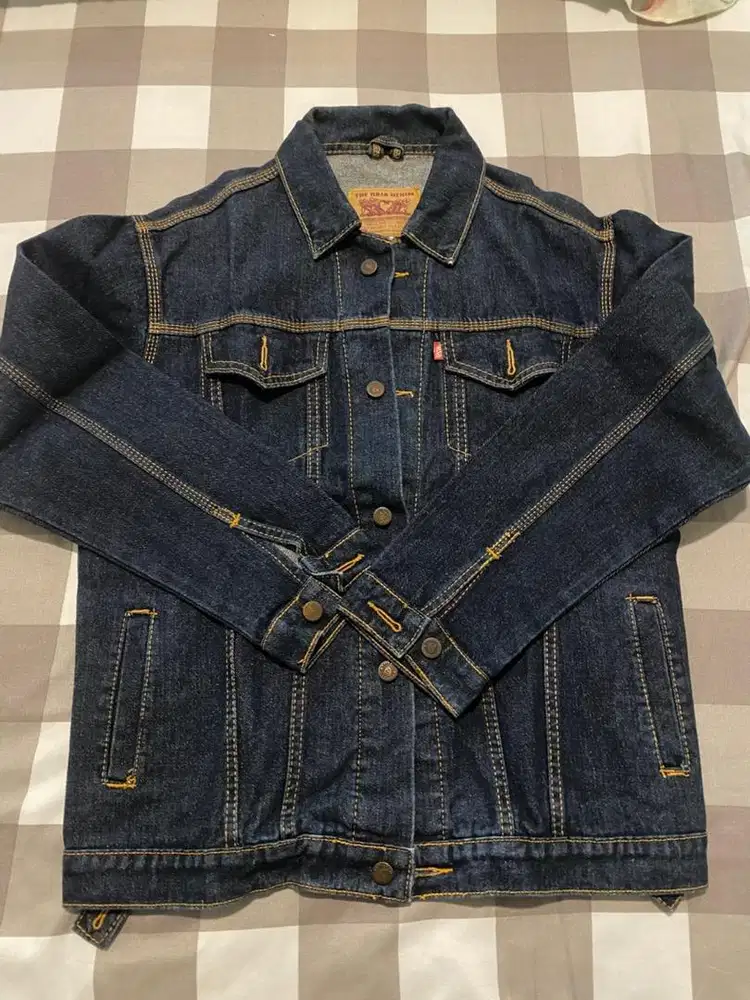 jaket denim biru wash