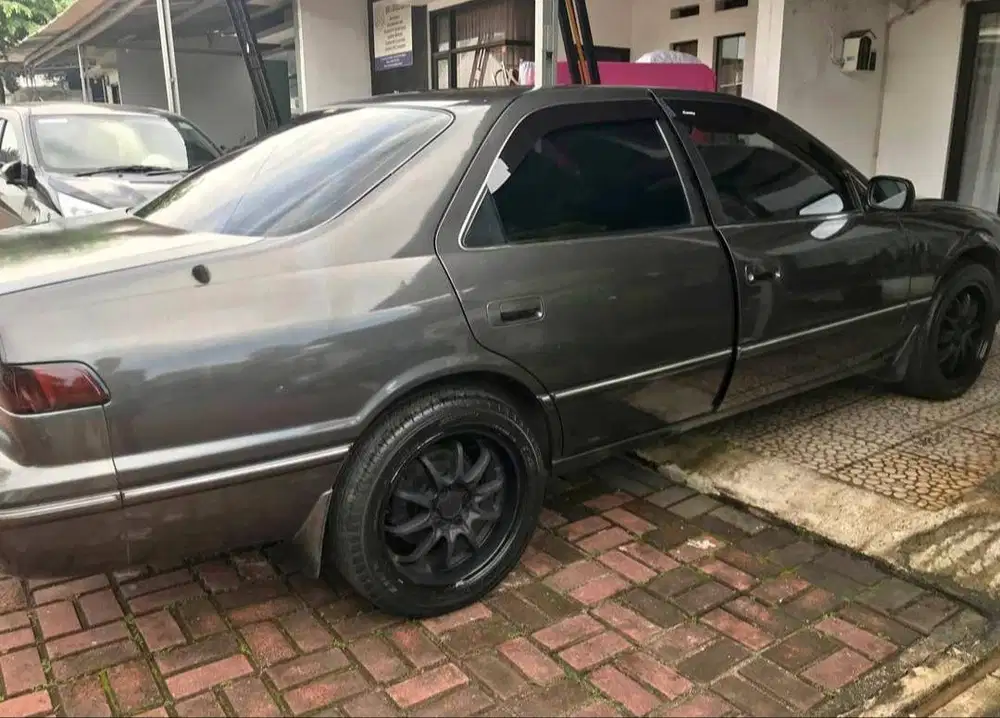 Toyota Camry V6 Grande 3.0 Th 2000 / Motuba / Mobil Tua