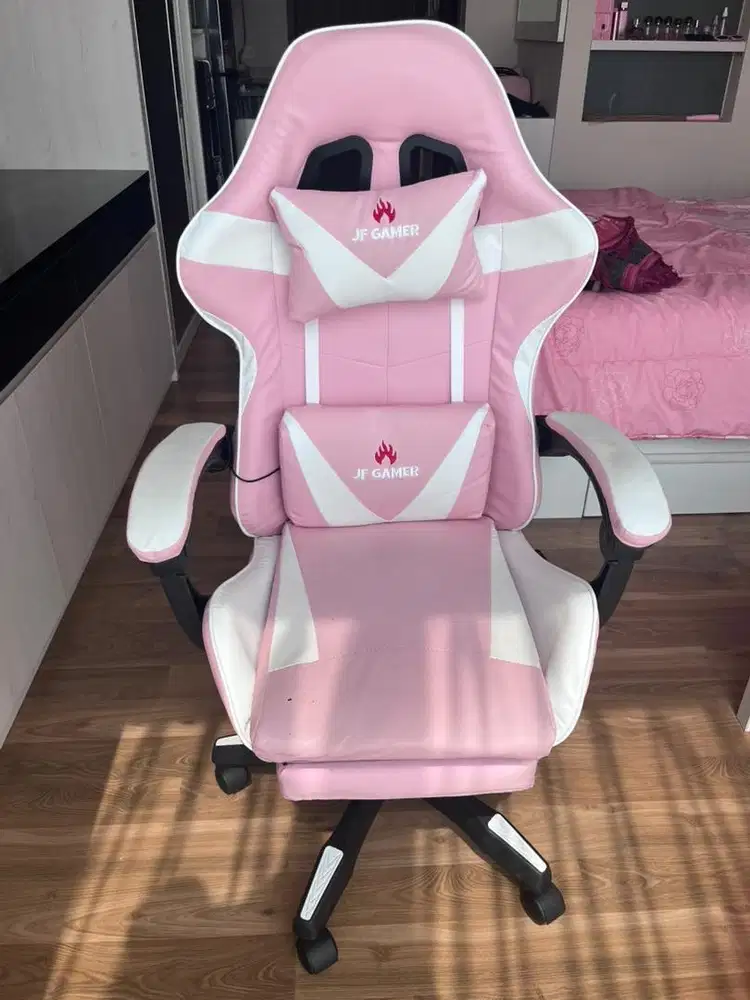 Di jual kursi gaming pink putih