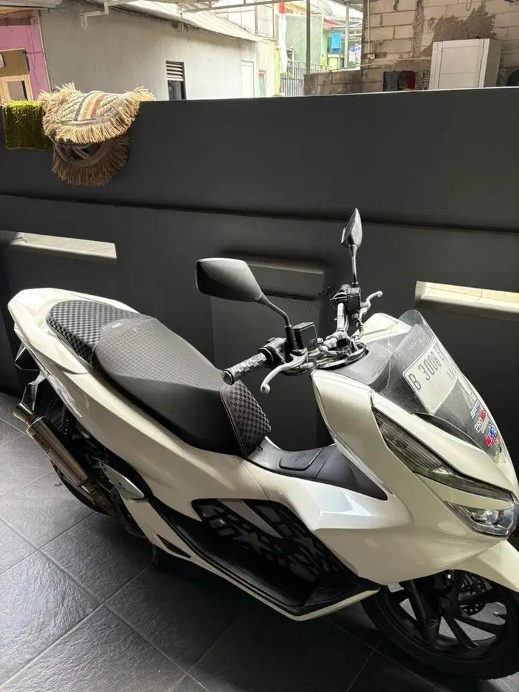 Honda pcx 2019 putih