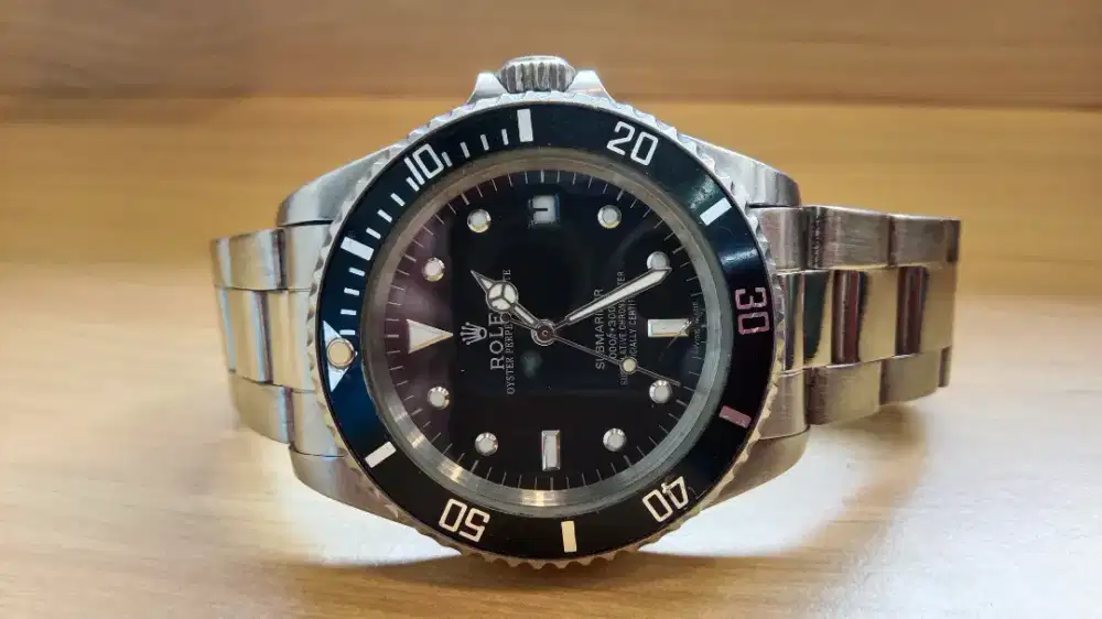 Rolex submariner otomatis