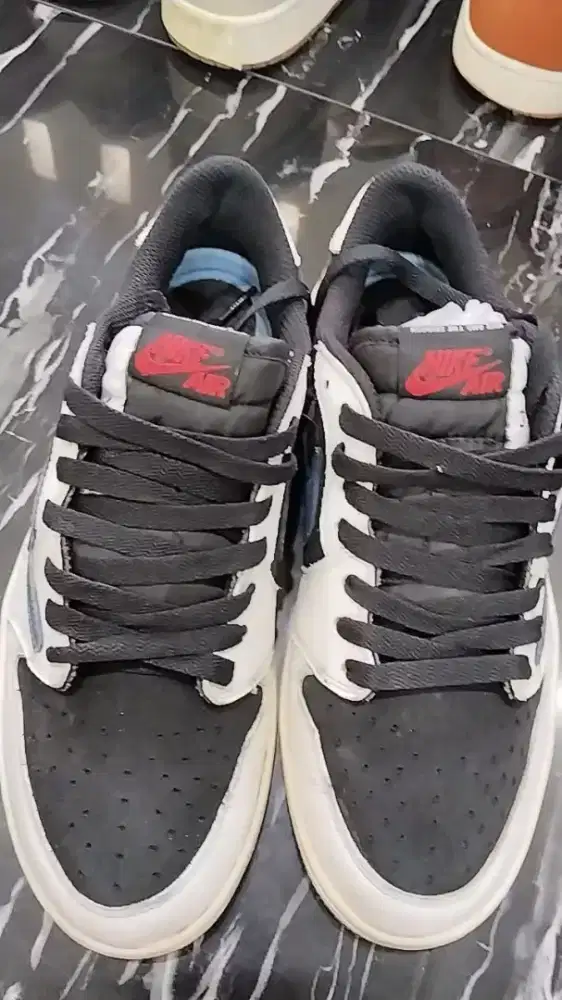 Air Jordan 1 Retro Low Travis Scott