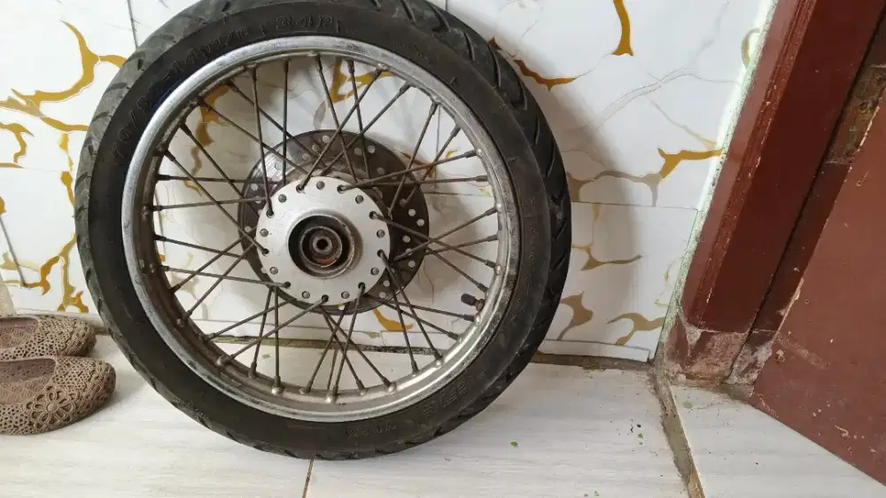 Velg jari dan ban Mio depan bekas