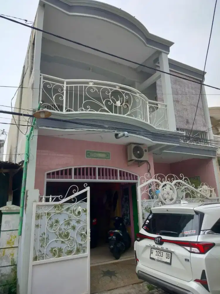 RUMAH KONTRAKAN LANTAI ATAS