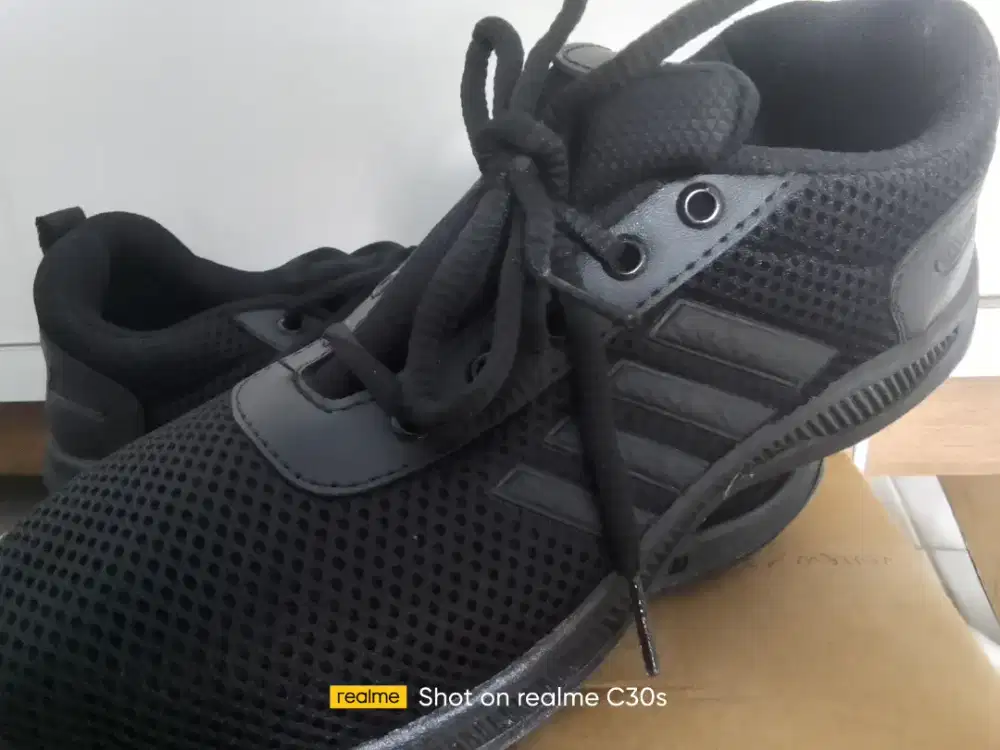 Di Jual Sepatu Sekolah Pria