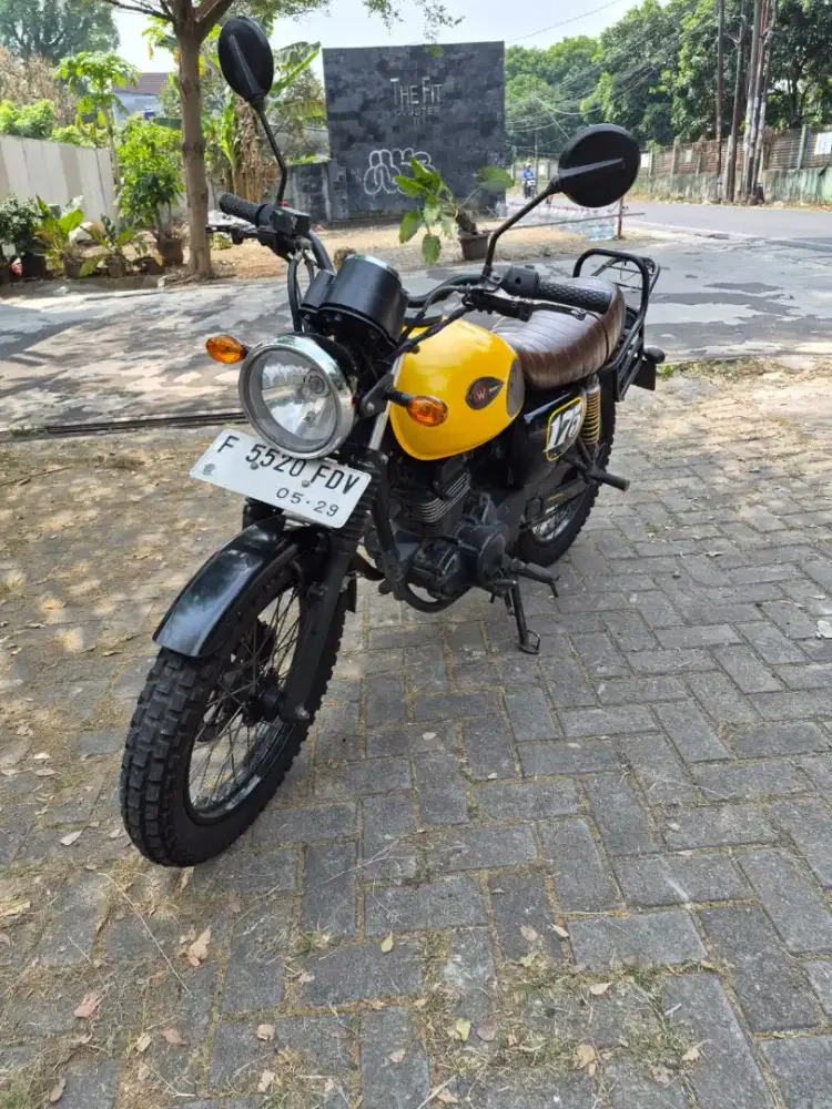 Dijual Kawasaki y175 tahun 2019 sudah lengkap mesin bagus