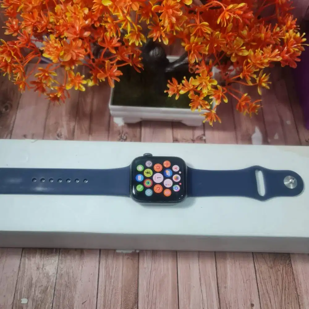 APPLE WATCH SERIES 5 44MM GG8098