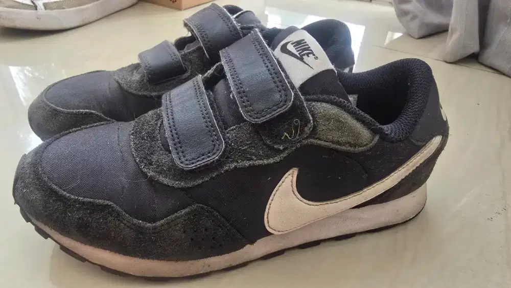 Sepatu Casual Anak Nike Original Size 35 Hitam Velcro Preloved + Box