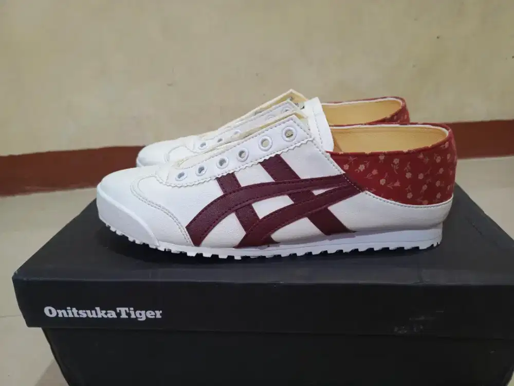 Sepatu wanita onitsuka
