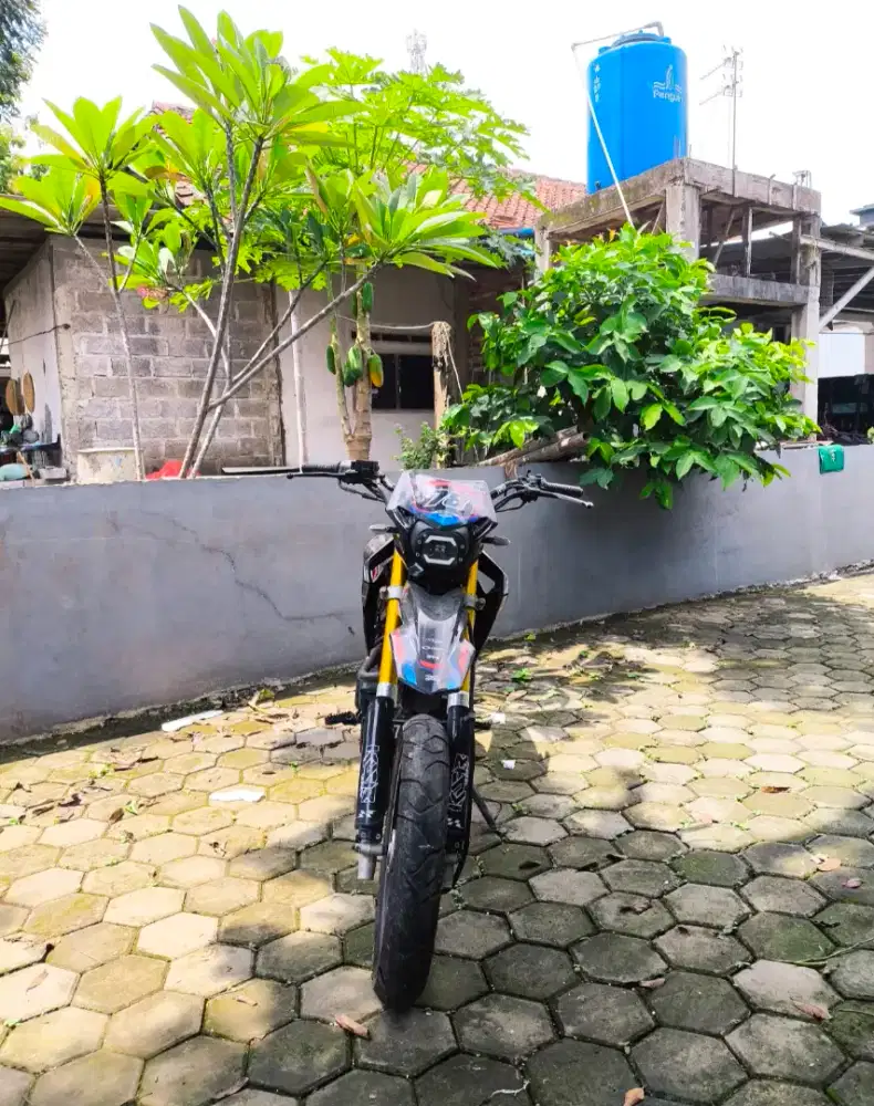 CRF 150 2011 shock up side down