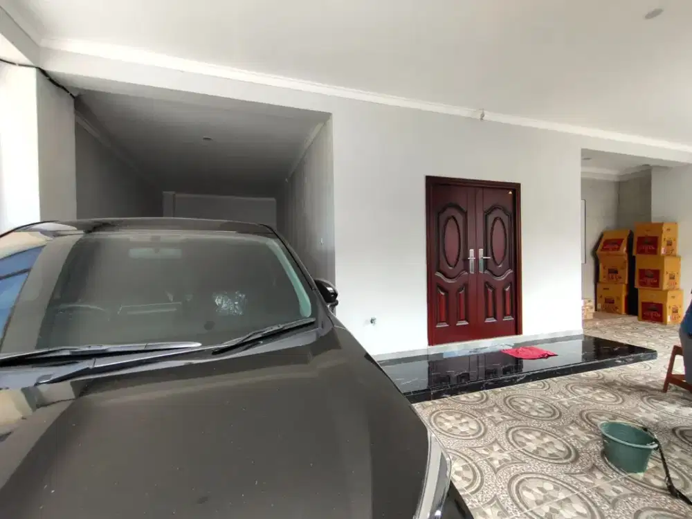 Dijual Rumah Muara Karang Blok 10, 3 Lantai, 5 KT, Semi Furnished, Harga : Rp 8,5 M
