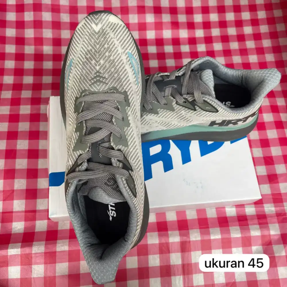 Sepatu sport running