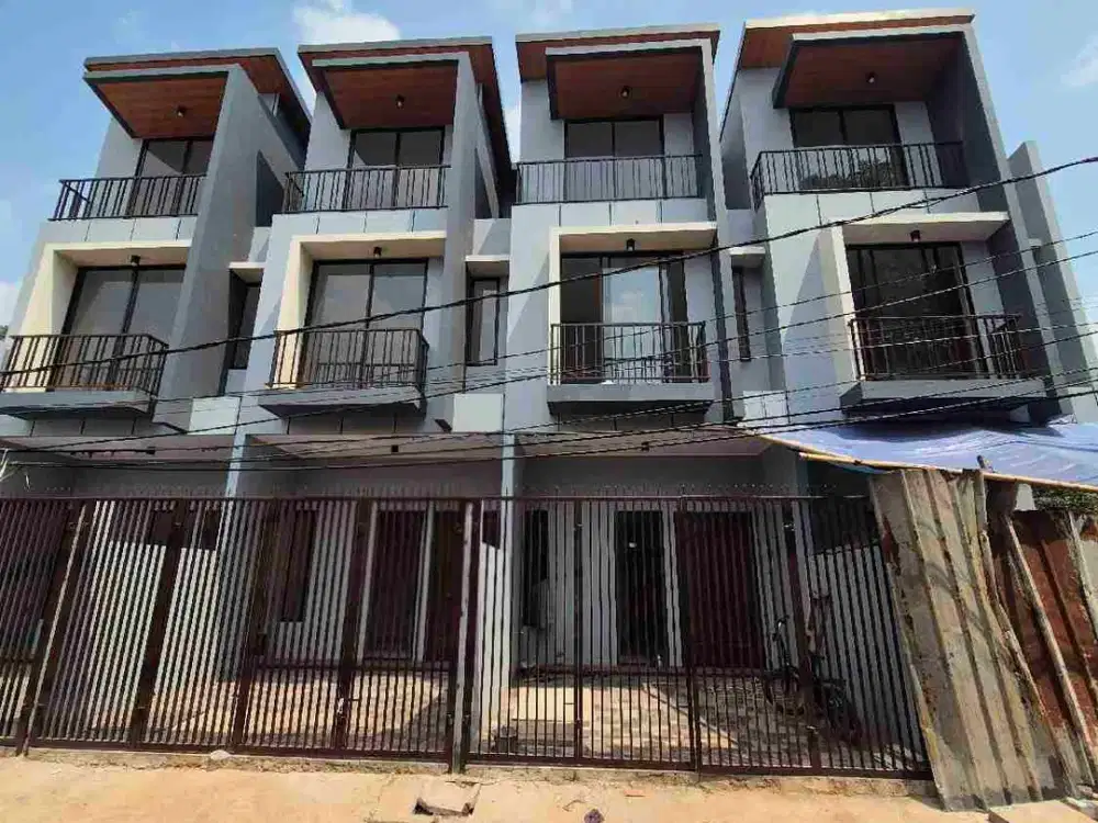 Rumah Modern 3 Lantai di Taman Ratu Jakarta Barat Dekat Tol Dan Pusat Kuliner