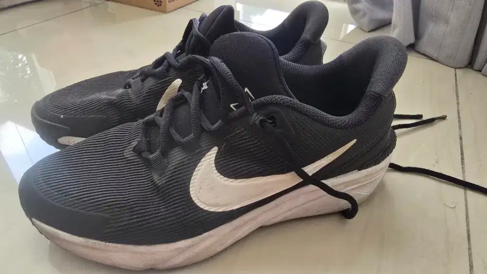 Sepatu Anak Nike Star Runner Original Size 37.5 Hitam Preloved + Box