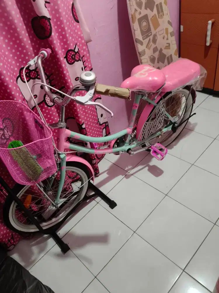 Dijual sepeda merk barbie