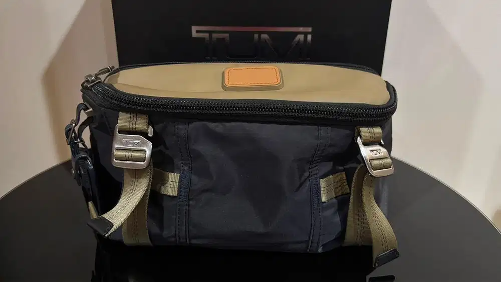 TUMI Alpha Platoon Sling Bag - Midnight Navi / Khaki