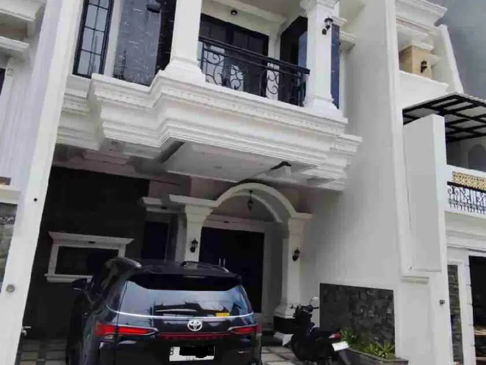 Rumah 3 lantai  siap Huni di Jagakarsa Jakarta Selatan