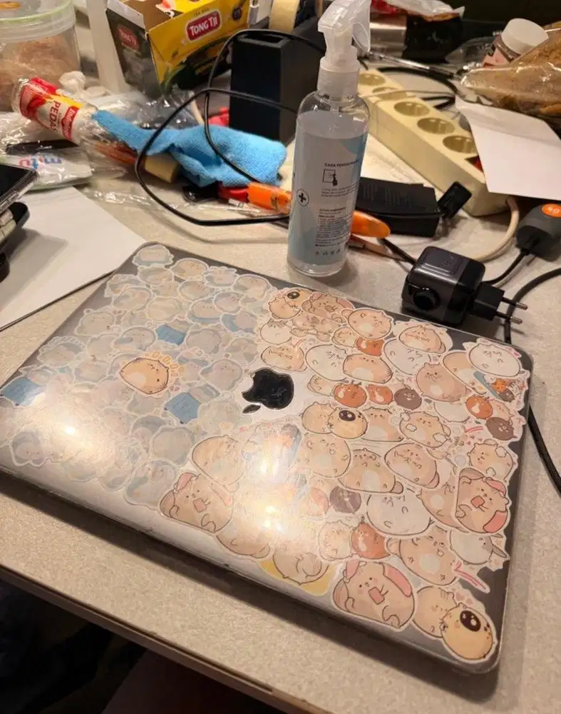 Macbook pro 2016 toucbhar 13 256gb minus pemakaian