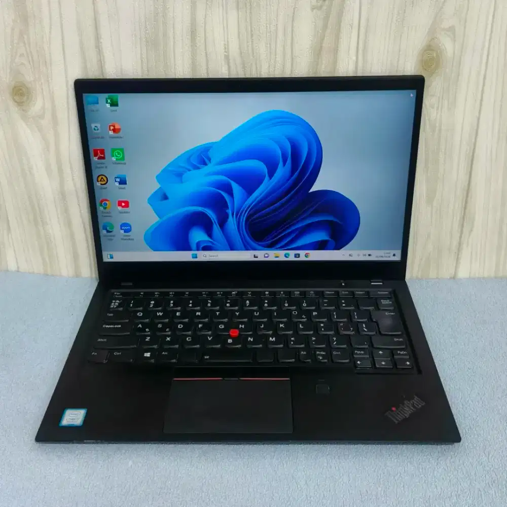 Lenovo Thinkpad X1 carbon gen6 i7 Ram8GB/ssd128GB bogor