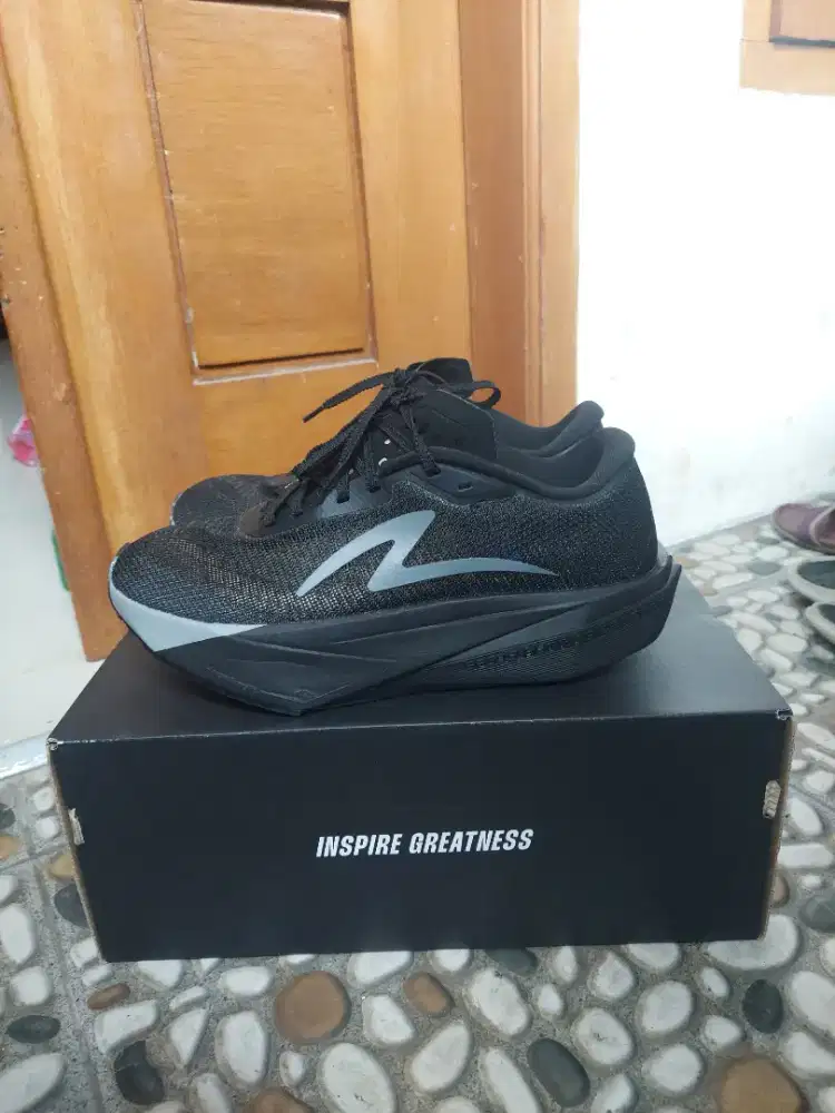 SEPATU RUNNING SPECS NOVASPEED SUBSX BLACK