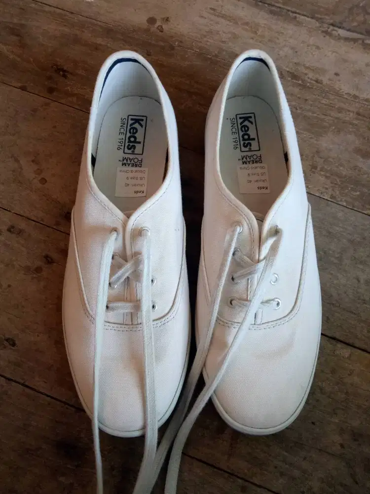 Sepatu Keds Wanita White Canvas stripe line blue