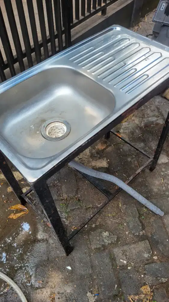 Sink wastafel portable lengkap dengan meja