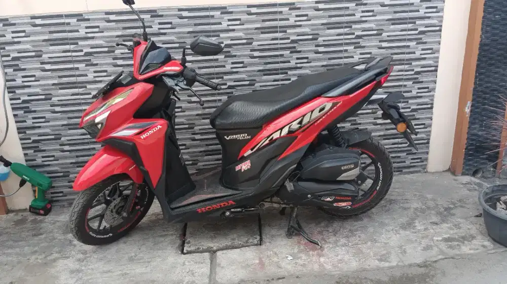 Vario 125 CBS Merah Metalik 2022