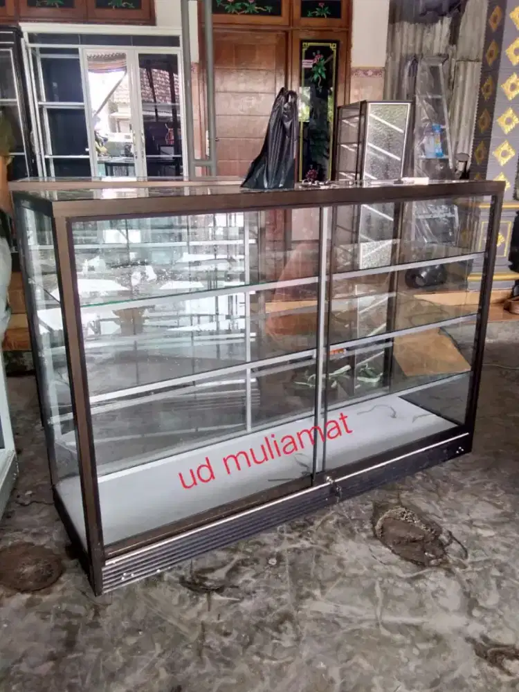 Etalase 1,5 m ready stok