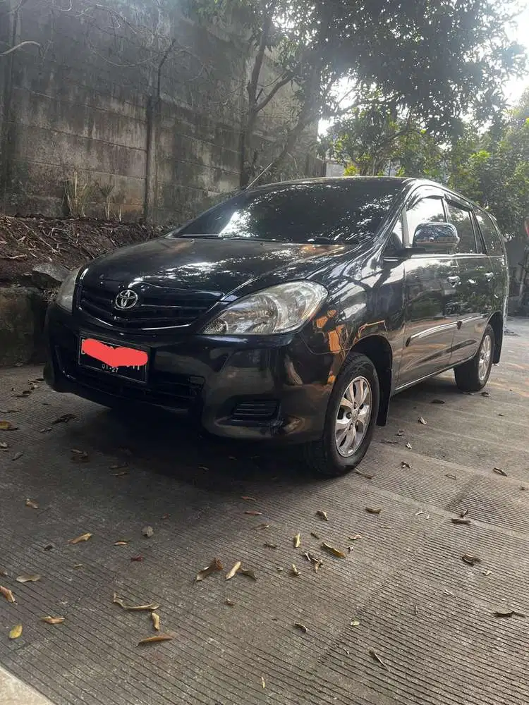 Toyota Kijang Innova 2011 Bensin