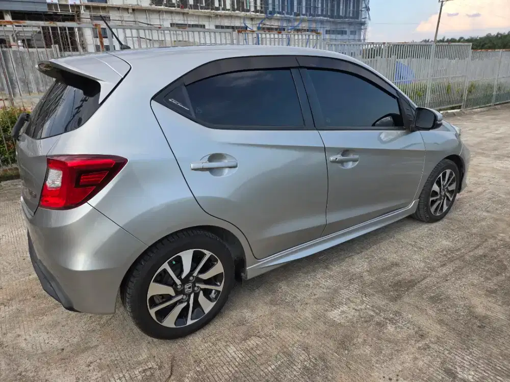 HONDA BRIO RS SILVER TAHUN 2021