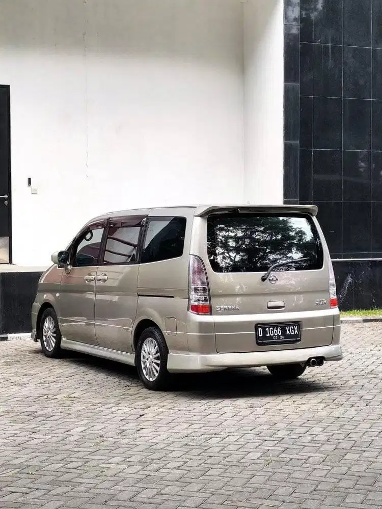 NISSAN SERENA HWS AUTECH 2.0 AT 2010