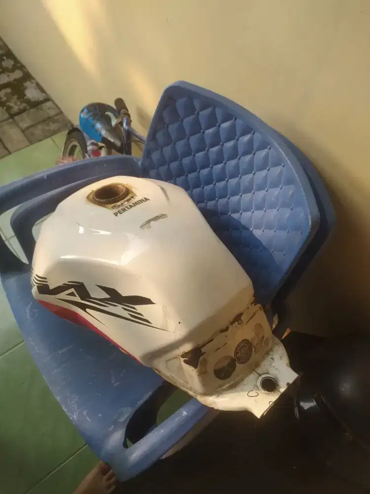 Tangki Motor TVS max 125