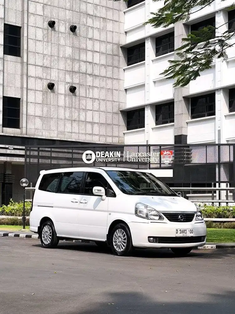 RARE // LOW KM // NISSAN SERENA HWS 2.0 AT 2011 SATU TGN DARI BARU