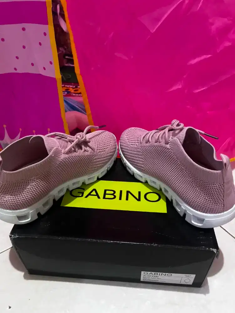 Sepatu Gabino Pink Like New